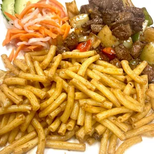 Shaken beef with pasta