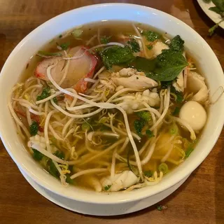 Combination Clear Noodle Soup Bowl (Hu tiu / Mi Thap Cam)