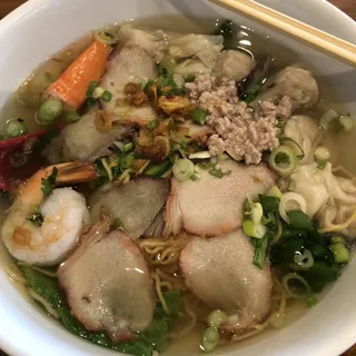 Egg Noodle Soup with Wontons Bowl (Mi Hoang Thanh)