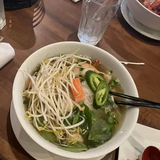 Pho Seafood Bowl (Pho Do Bien)