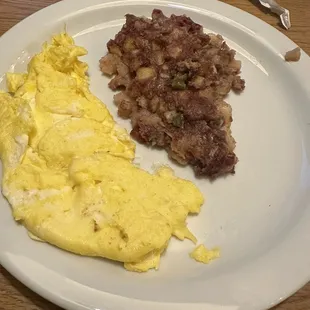 Fluffy perfect eggs and not greasy corned beef