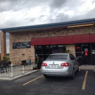 Front of Nueces Cafe