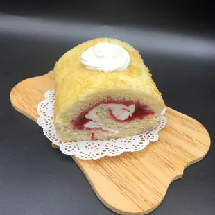 Brazo Gitano with strawberry &amp; cream