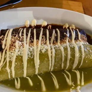 Enchiladas En Mole Con Pollo Y Queso Cotija