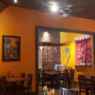 The tables and decor