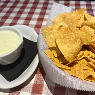 Chips &amp; Queso