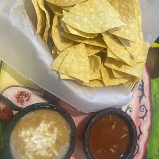 Chips &amp; salsa &amp; bean dip