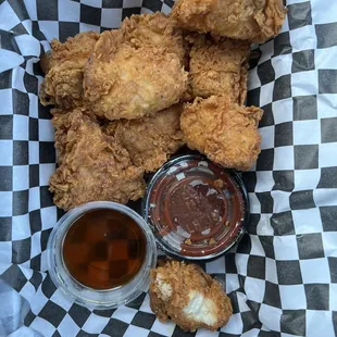 poultry, chicken wings and fried chicken, chicken wings, food, fried chicken, fried chicken wings, chicken, bbq wings, bbq chicken