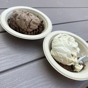 Death by Chocolate a la mode (chocolate ice cream) Gluttony a la mode (vanilla ice cream) -- both were excellent!!
