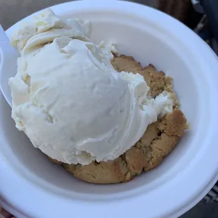 Peanut butter cookie with a scoop of Mexican vanilla ice cream.