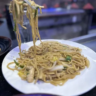 S6. Chicken Lo Mein