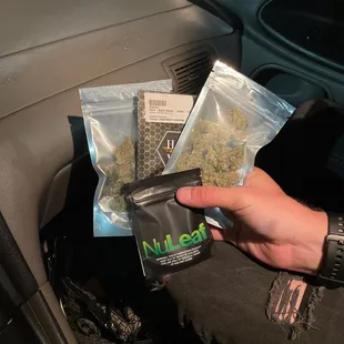 Weed - mango kush and legends og  Wax - black Afghan shatter Cart - ego checker