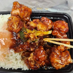 Trying something new from Number One Chinese Kitchen restaurant and I'm loving it... Except for the spicy burn