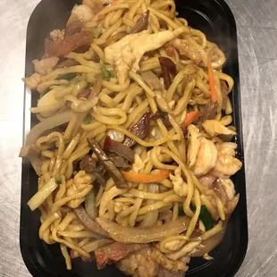 House special lo mein