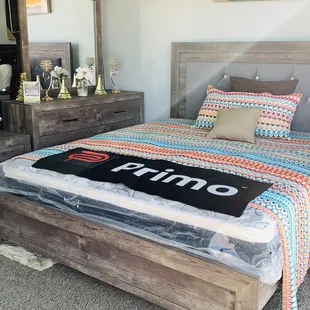 4PC Queen size bedroom set