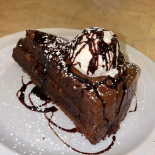 chocolate cake with nutella