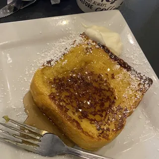 French Toast with Powdered Sugar