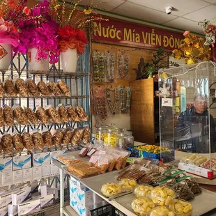 NUOC MIA VIEN DONG - Inside