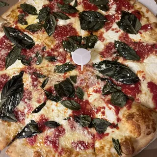 18" Margarita Pizza