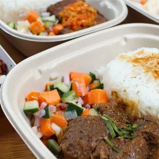 Caramelized spiced beef (Beef Rendang) box