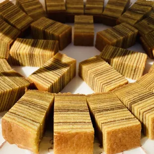 1000 Layer Cake (lapis legit)