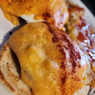 Classic Benedict with spicy hollandaise