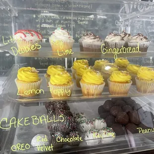 Cupcakes &amp; desserts