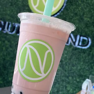 Strawberry Milk Tea w/ Tapioca Pearls