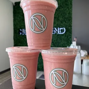 Strawberry Banana w/ Greek yogurt and a drizzle of honey.