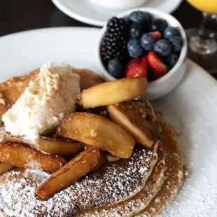 Brown Butter Pancakes 
Roasted honeycrisp apple, whipped cream,
bourbon syrup