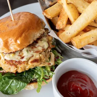jumbo lump crabcake sandwich | lettuce | tomato | gribiche | brioche bun | fries