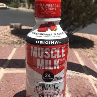 Muscle Milk in Strawberry Flavor