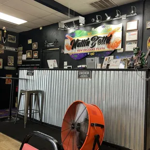 Restaurant counter