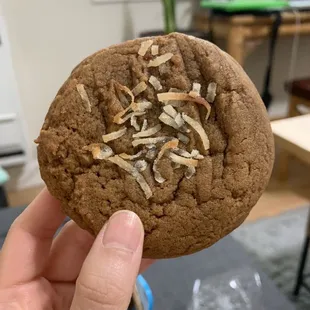 Coconut butter cookie