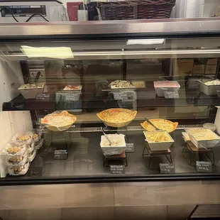 Many selections for sandwiches!