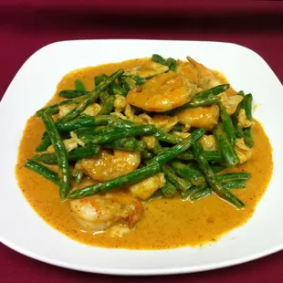 []Thai Shrimp and Chicken ]Jumbo shrimp and chicken sauteed with string beans in special Thai chilli sauce. It&apos;s spicy food.