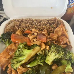 C6. Hunan Chicken