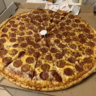Pepperoni King Kong pizza