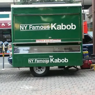 a green food truck