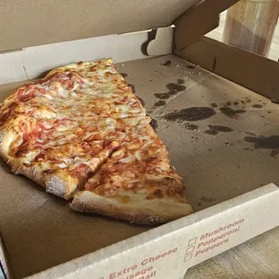 The rest of my $6.99 14" pizza. It was very good, &amp; reminded me of NY.