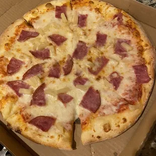 Hawaiian pizza