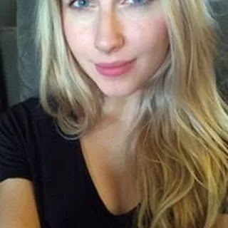 Aryanne S.