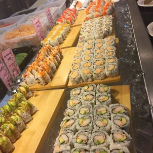 sushi and sashimi, interior