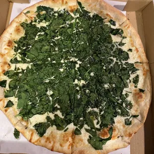 14" Spinach Alfredo Pizza 14" Medium