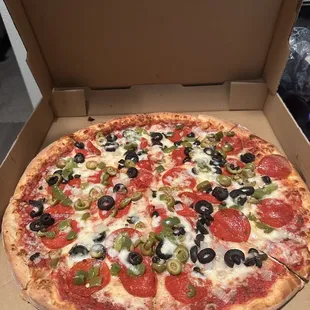 14&quot; Veggie Pizza minus mushrooms add pepperoni