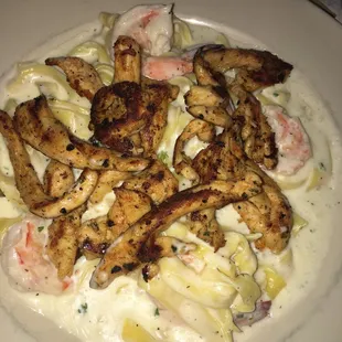 Fettichini Alfredo with chicken and shrimp