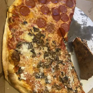 Large (18 inch) half pepperoni, half mushroom.