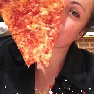 Huge slice. Cheese is yummmmmy