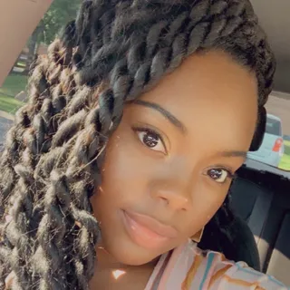 Nikia G.