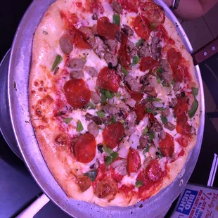 Deluxe   14 Inch pie